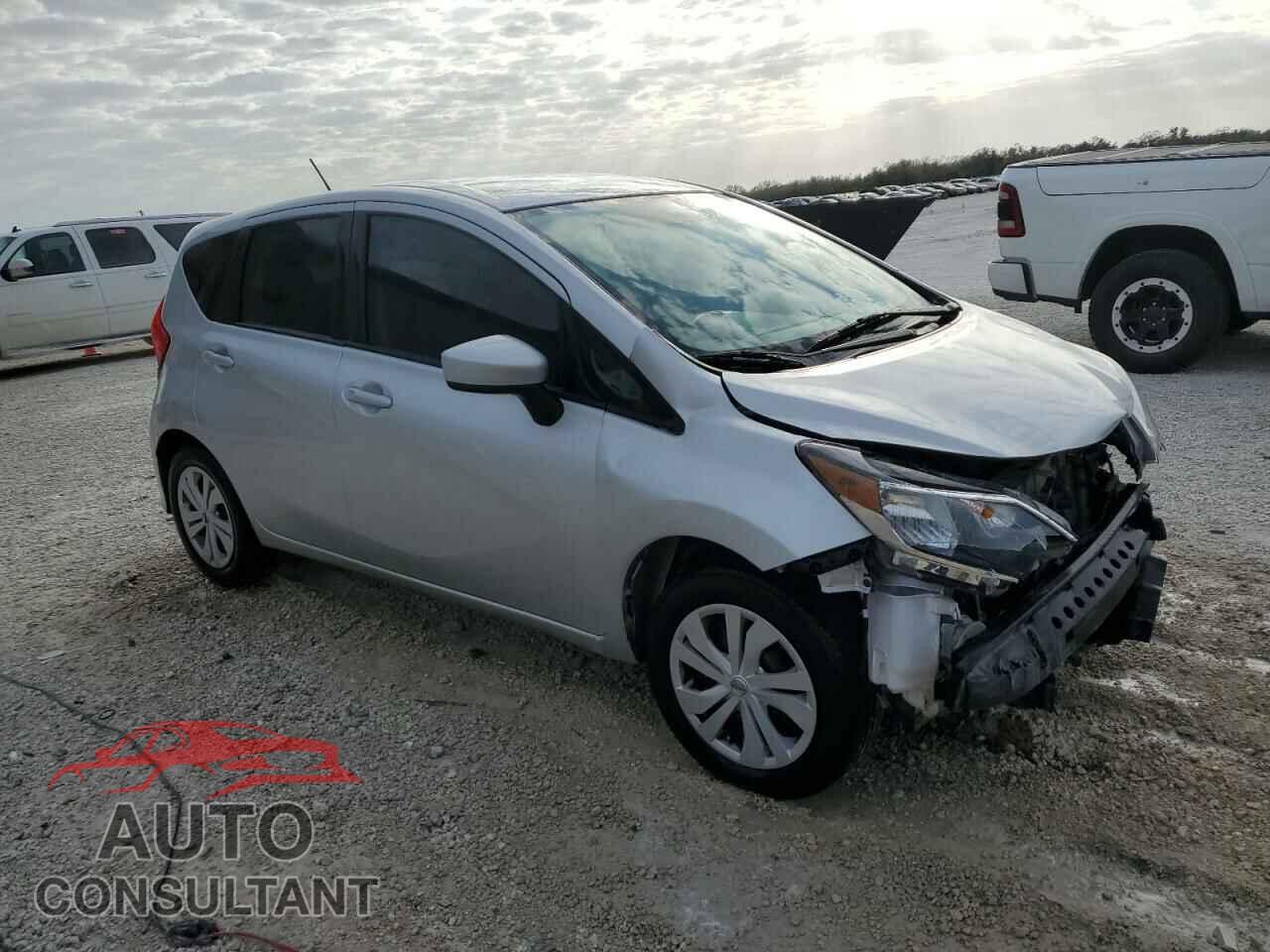 NISSAN VERSA 2017 - 3N1CE2CP3HL354521