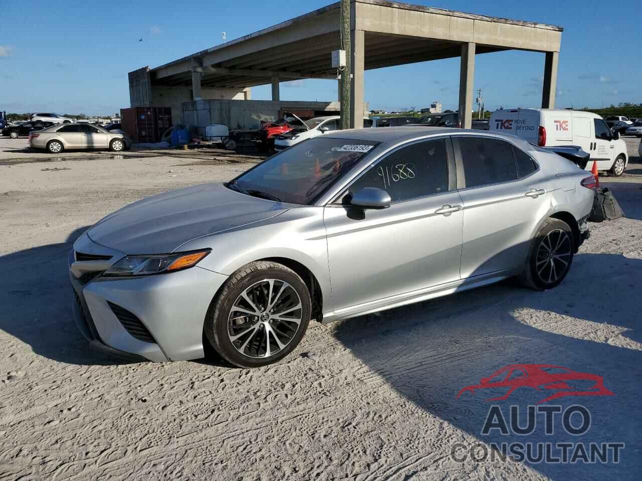 TOYOTA CAMRY 2018 - 4T1B11HK8JU524469