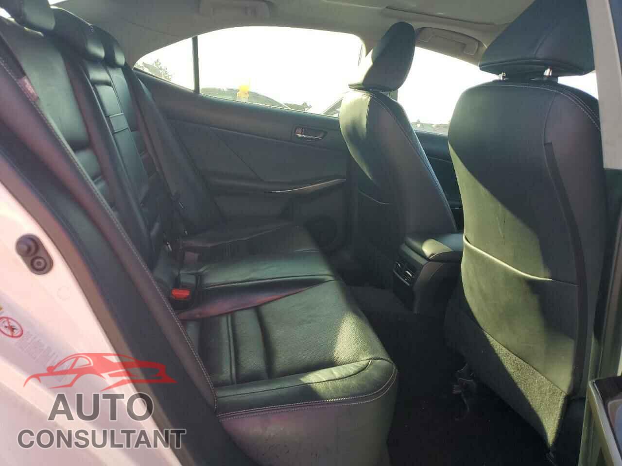 LEXUS IS 2014 - JTHCF1D28E5005940