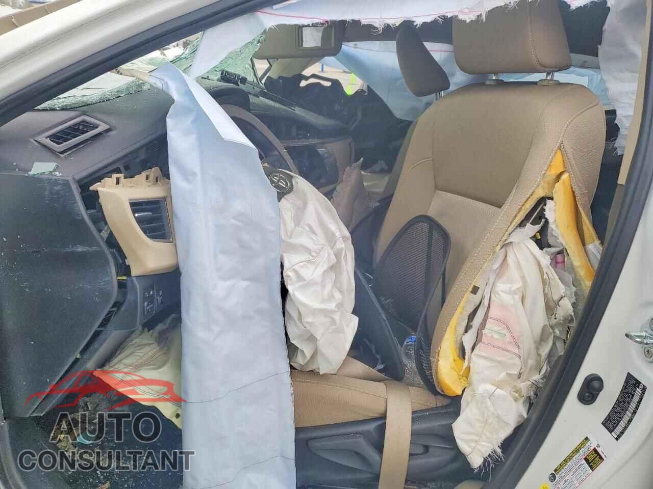 TOYOTA COROLLA 2015 - 5YFBPRHE7FP325820