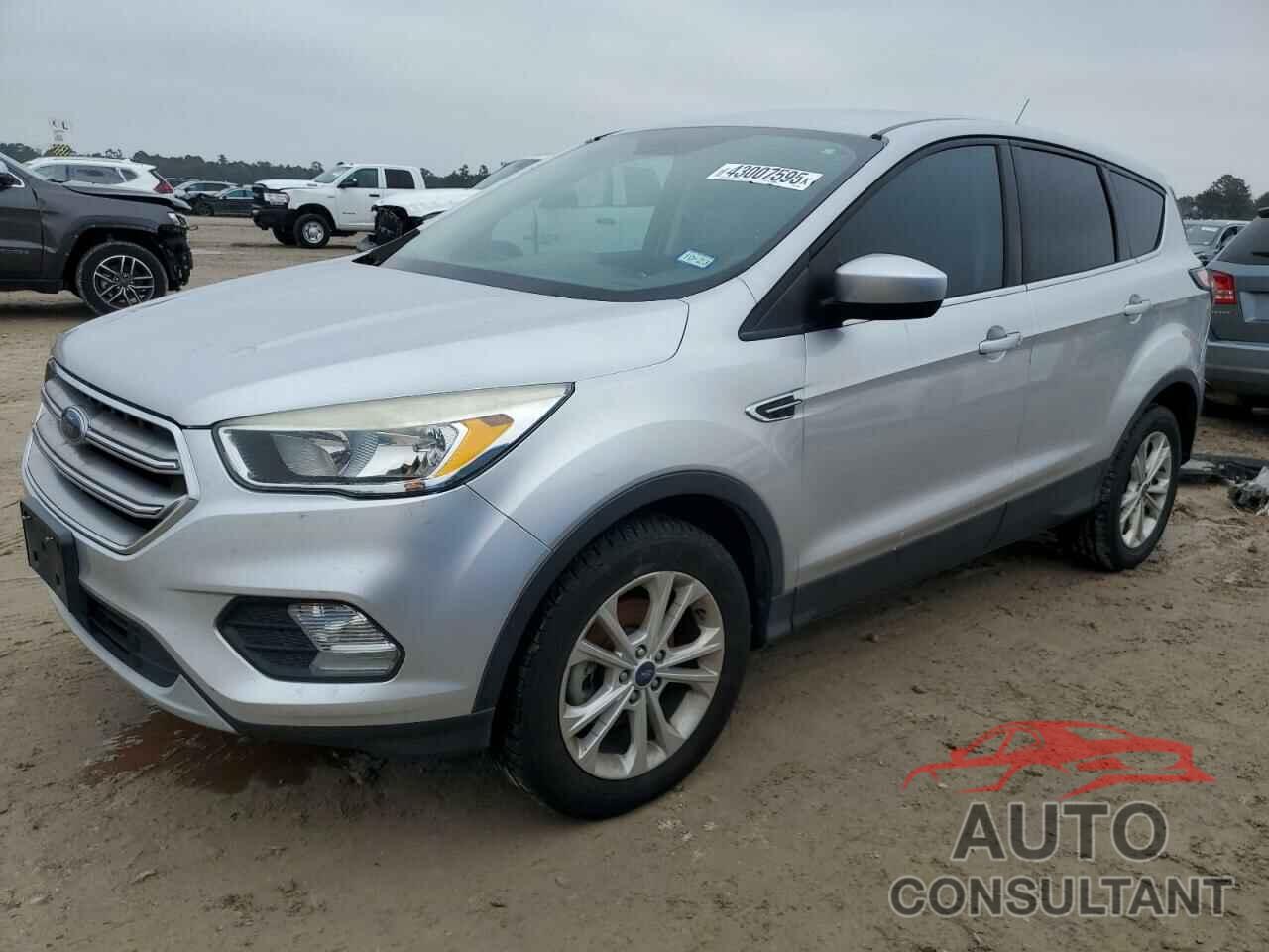 FORD ESCAPE 2017 - 1FMCU0GD7HUB60080