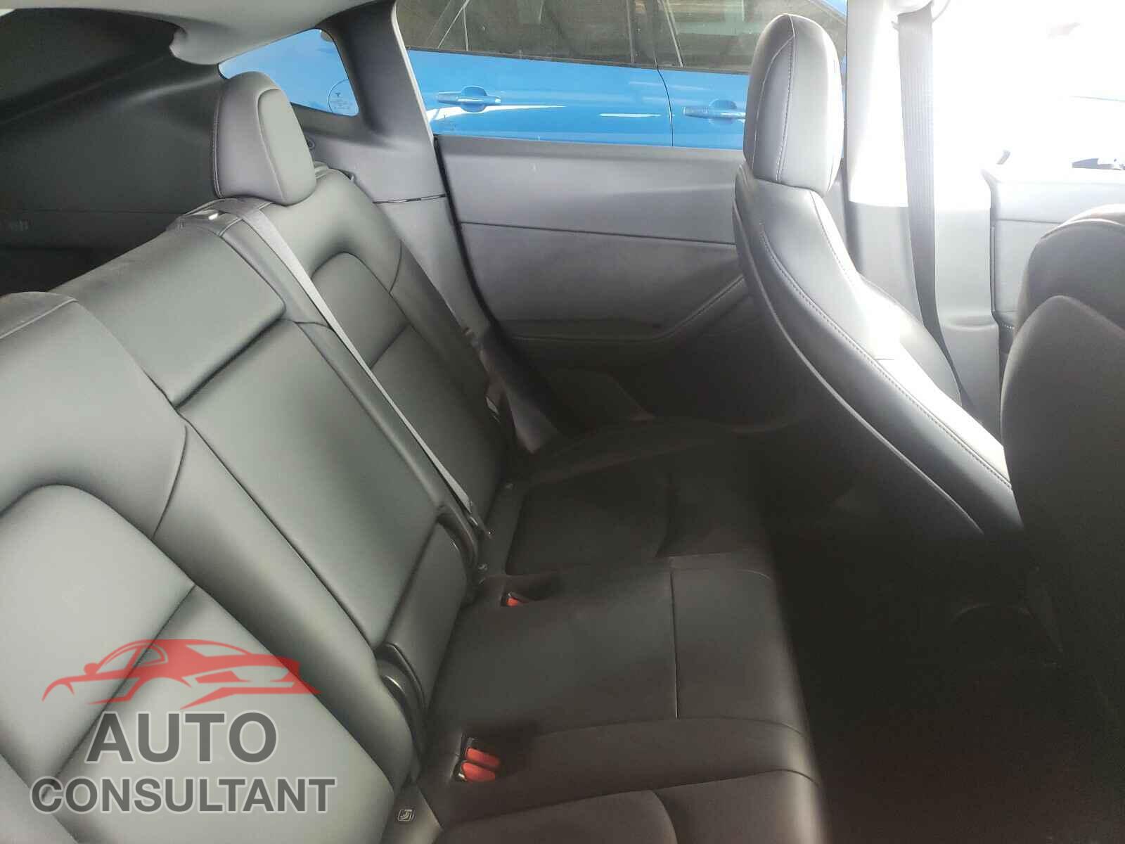 TESLA MODEL Y 2021 - 5YJYGDEF2MF088950