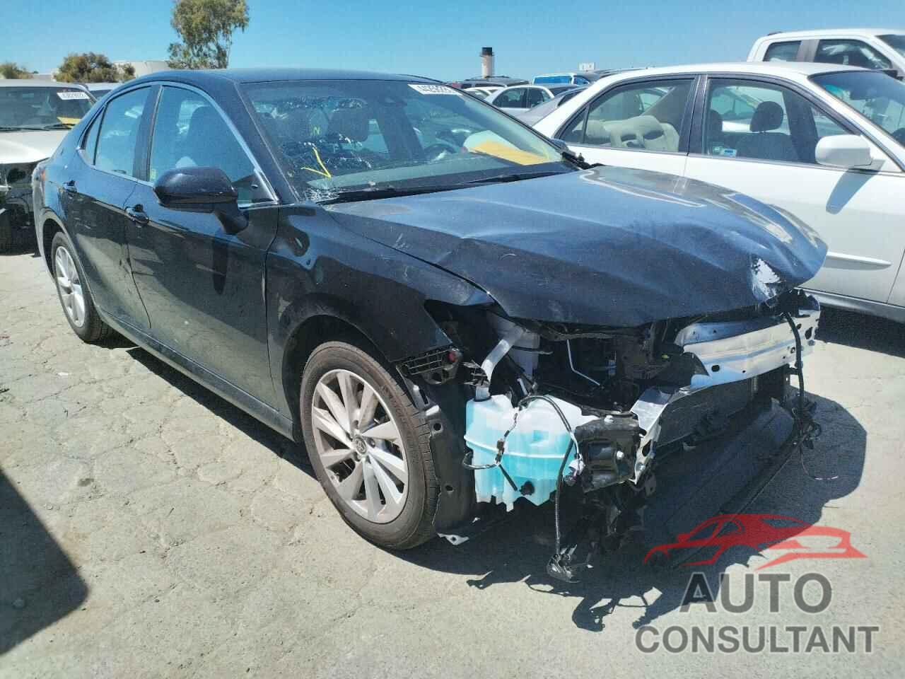 TOYOTA CAMRY 2022 - 4T1C11AK9NU631759