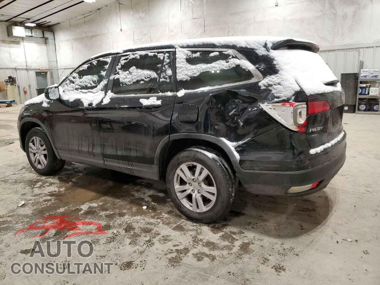 HONDA PILOT 2017 - 5FNYF6H19HB088464