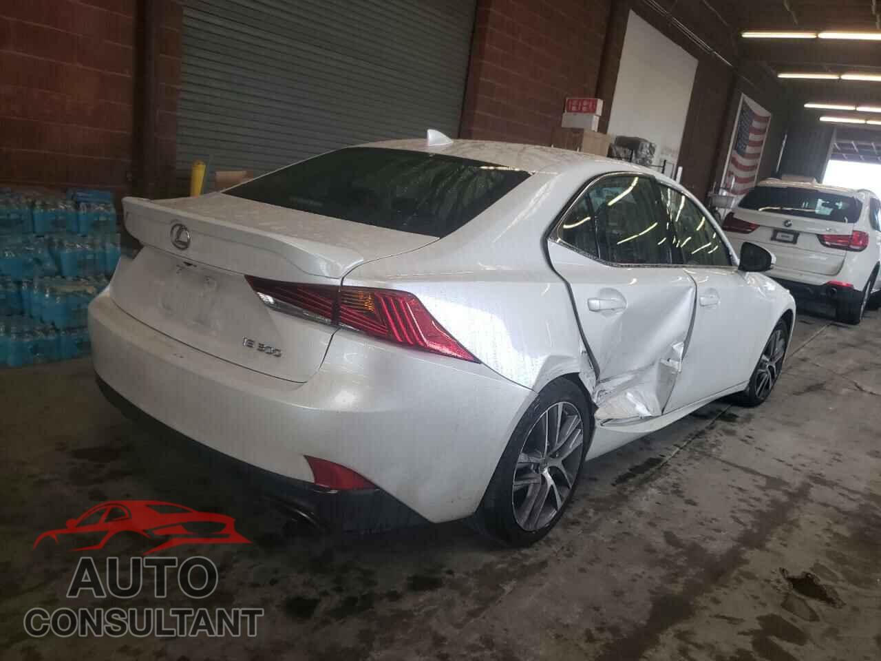 LEXUS IS 2018 - JTHBA1D22J5074837
