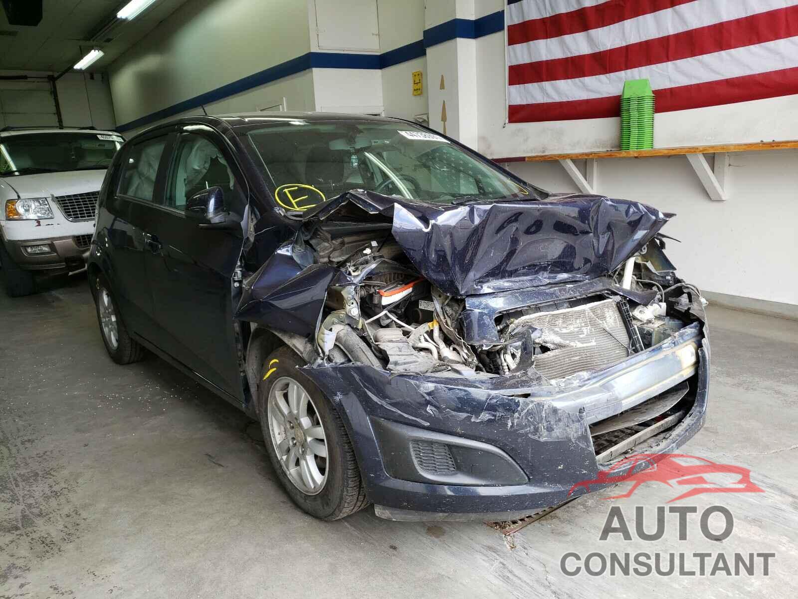 CHEVROLET SONIC 2016 - 1G1JC6SH2G4137972