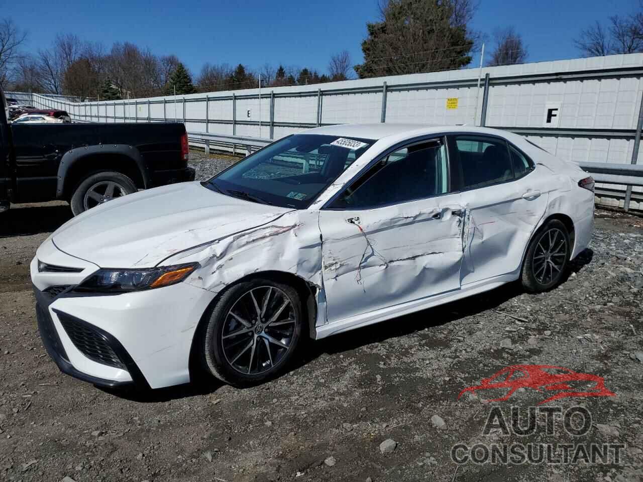 TOYOTA CAMRY 2021 - 4T1G11AKXMU581695