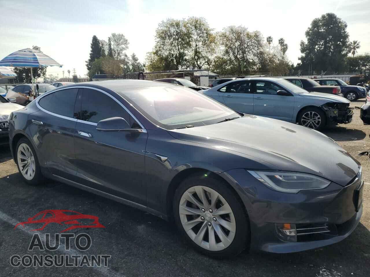 TESLA MODEL S 2017 - 5YJSA1E15HF205422