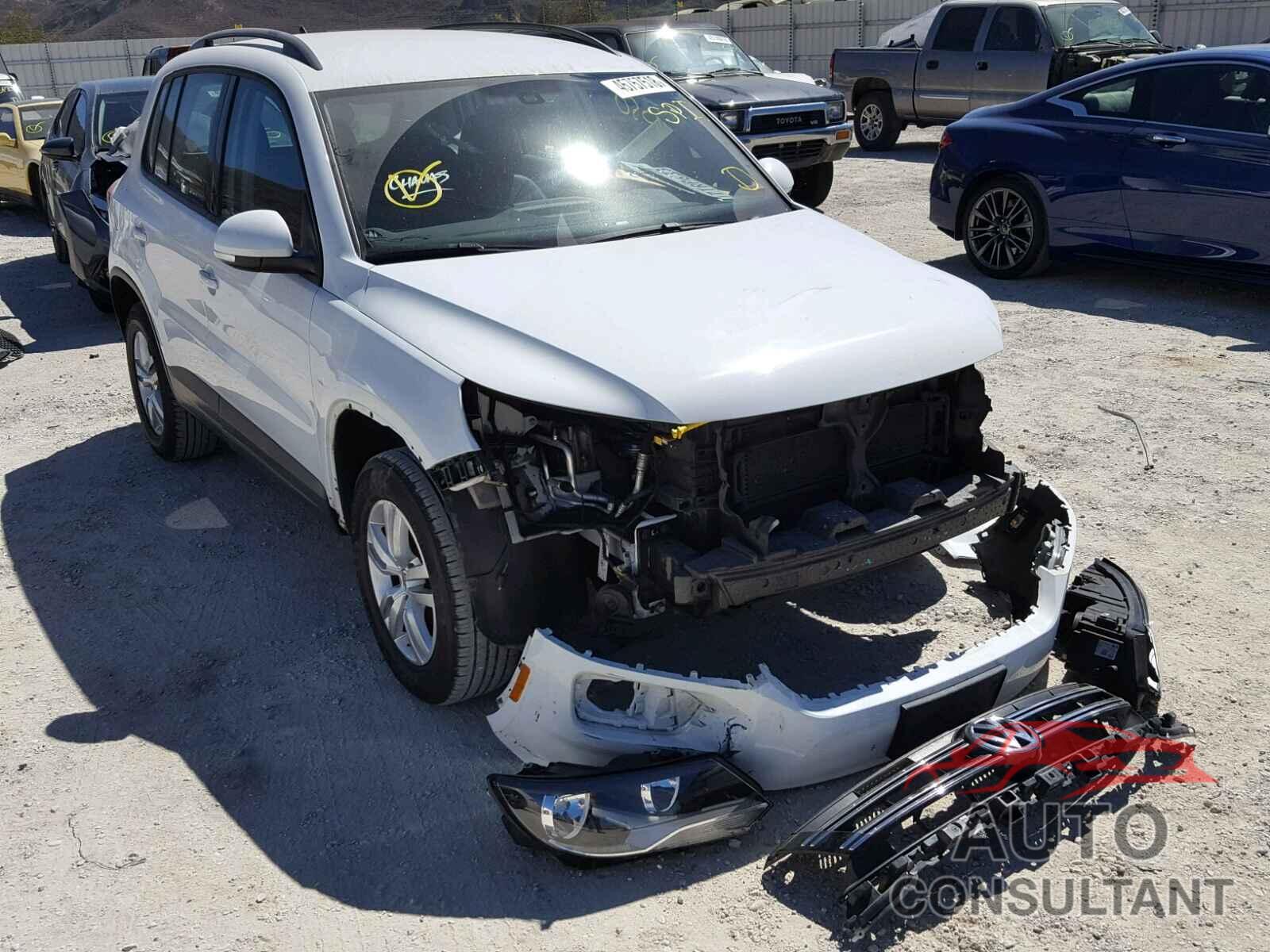 VOLKSWAGEN TIGUAN S 2017 - WVGAV7AX6HK021134
