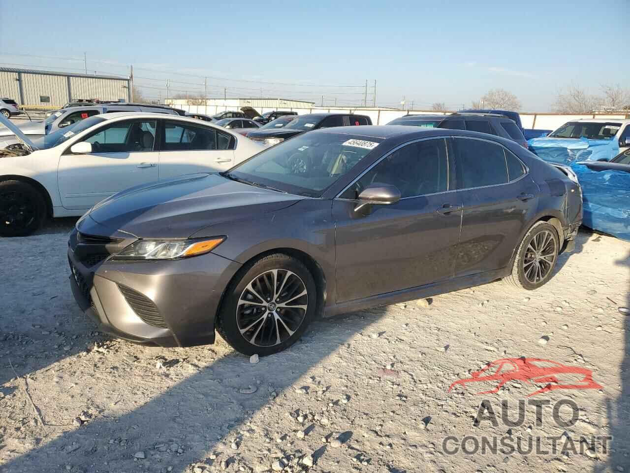 TOYOTA CAMRY 2018 - 4T1B11HK2JU560254