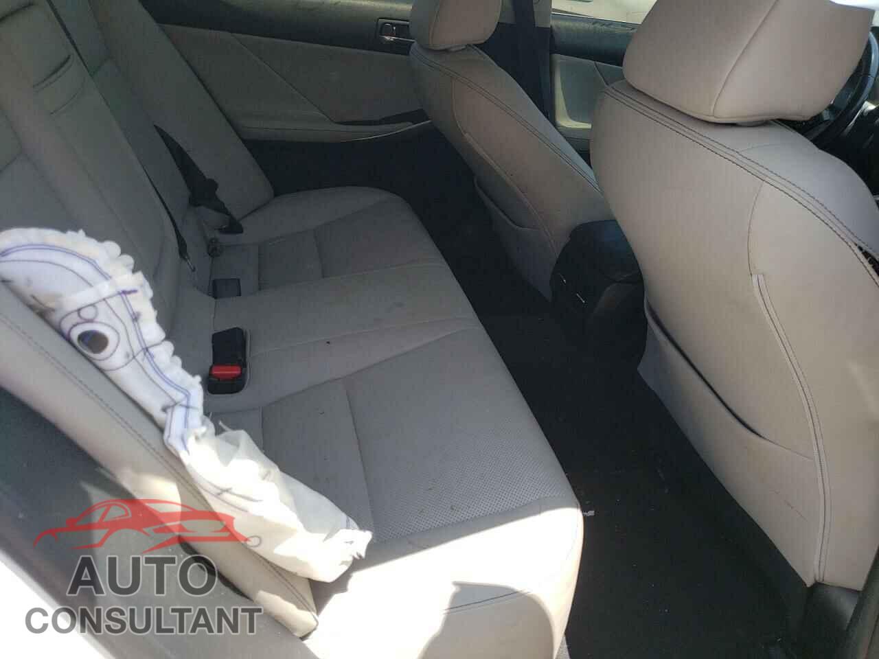 LEXUS IS 2016 - JTHBA1D27G5007840