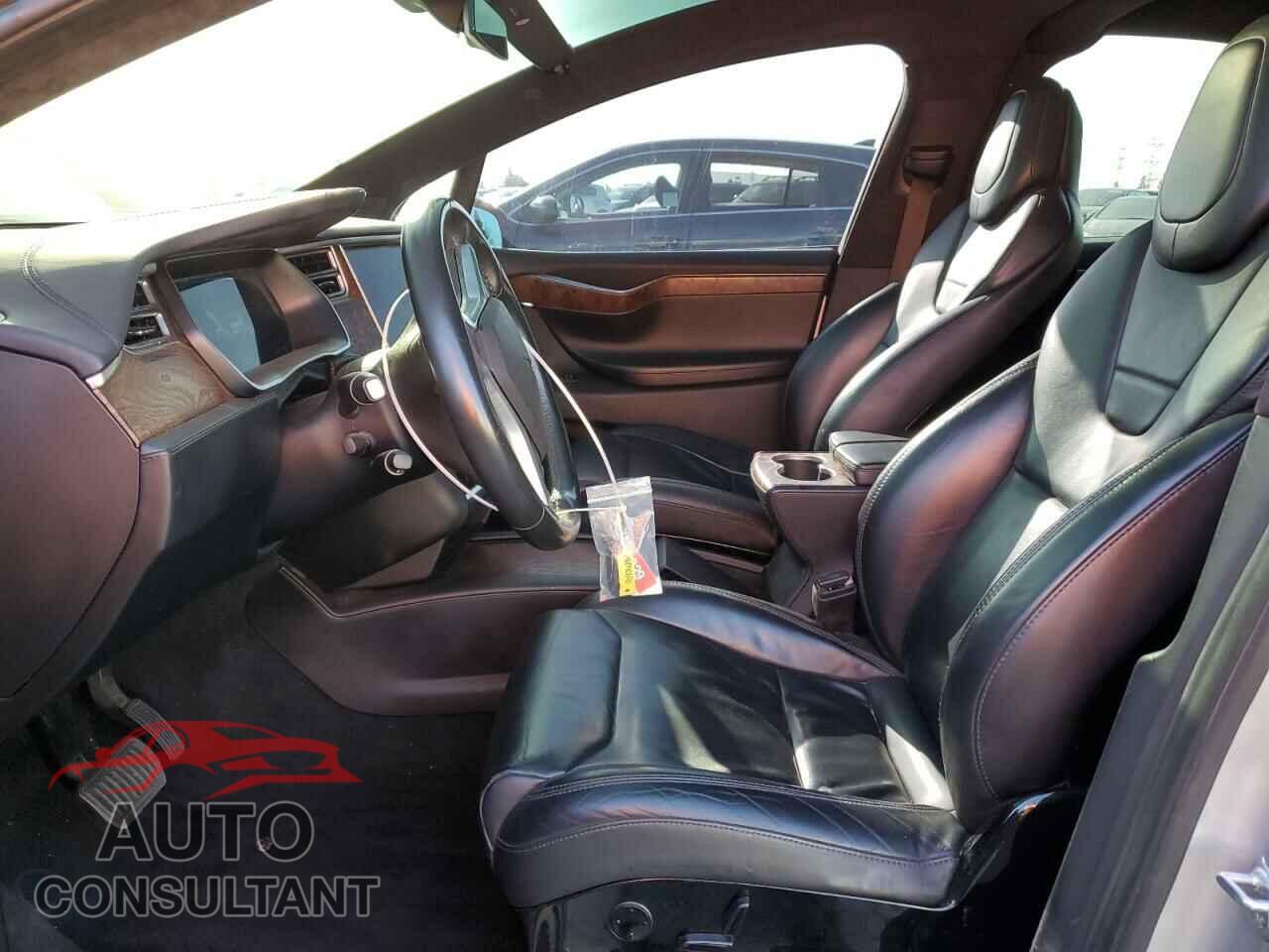 TESLA MODEL X 2017 - 5YJXCAE27HF044791