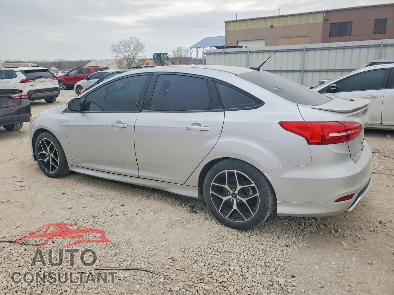 FORD FOCUS 2015 - 1FADP3FE2FL248426