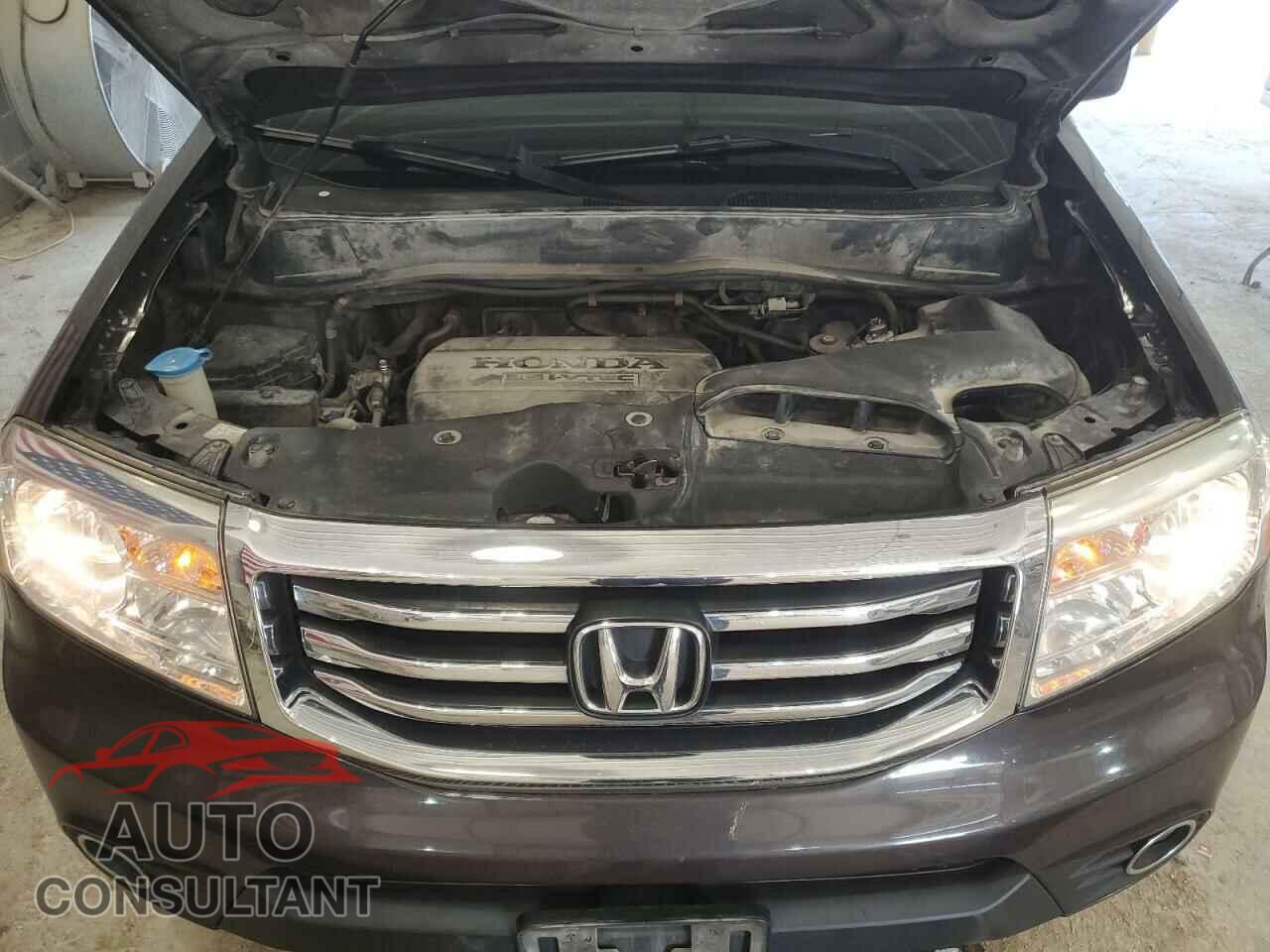 HONDA PILOT 2015 - 5FNYF4H45FB018312