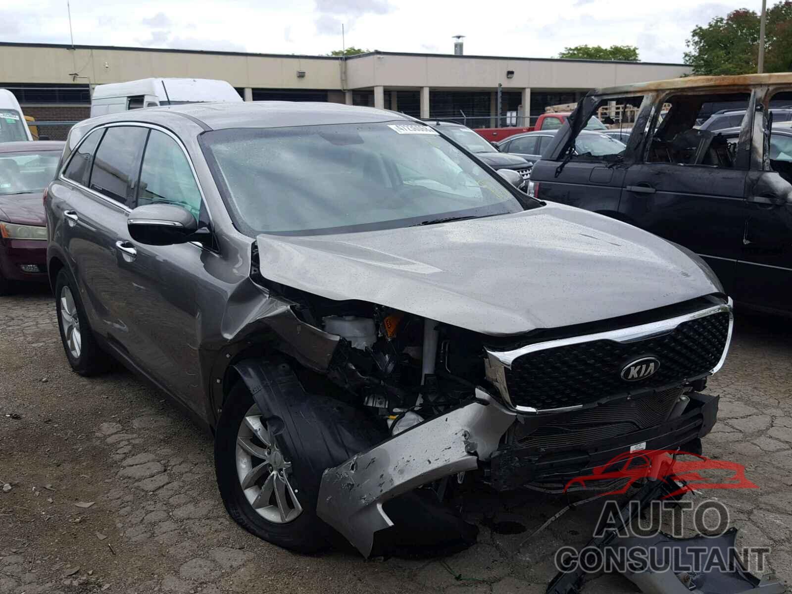 KIA SORENTO LX 2017 - 5XYPG4A36HG196252