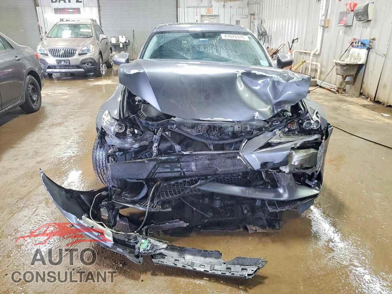 LEXUS IS 2014 - JTHCF1D24E5011041