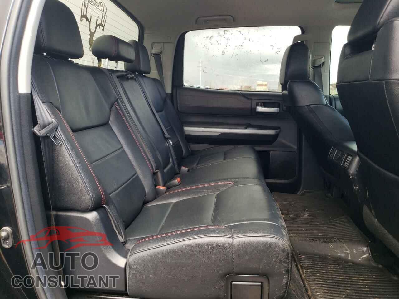 TOYOTA TUNDRA 2019 - 5TFDY5F13KX863473