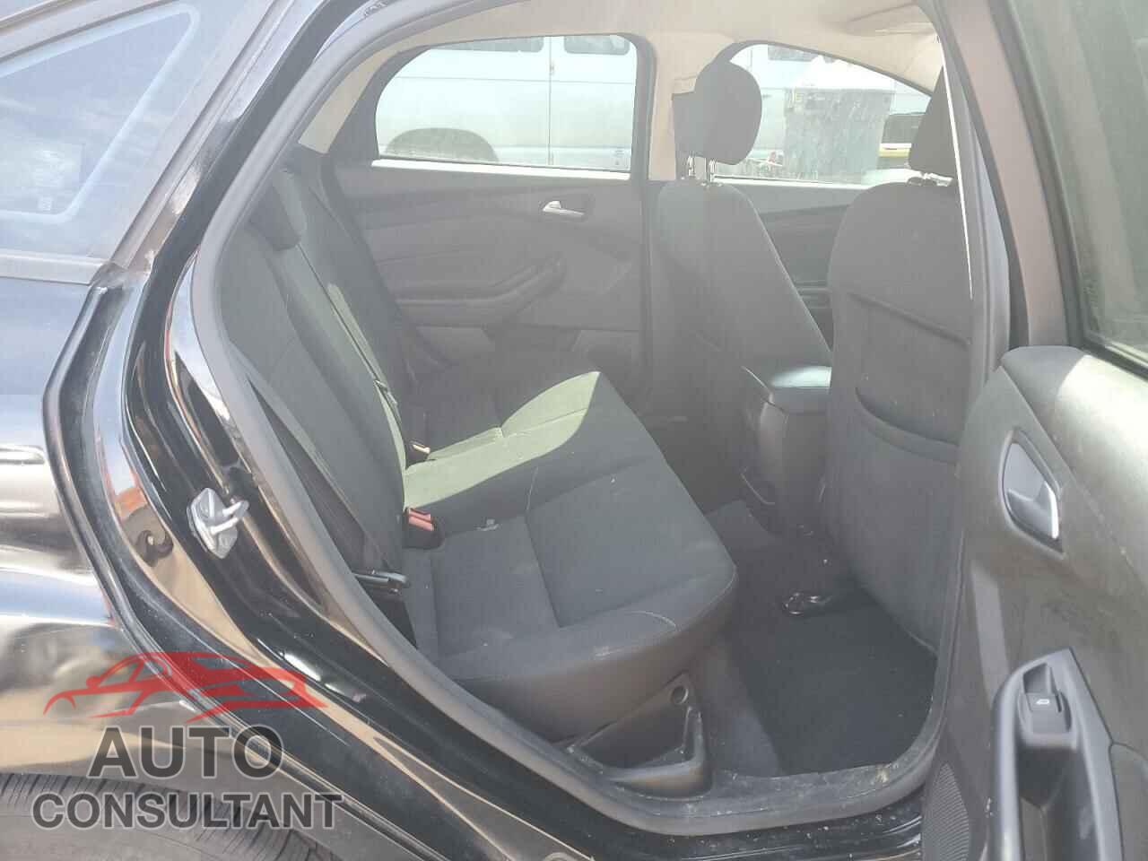 FORD FOCUS 2016 - 1FADP3F23GL308012