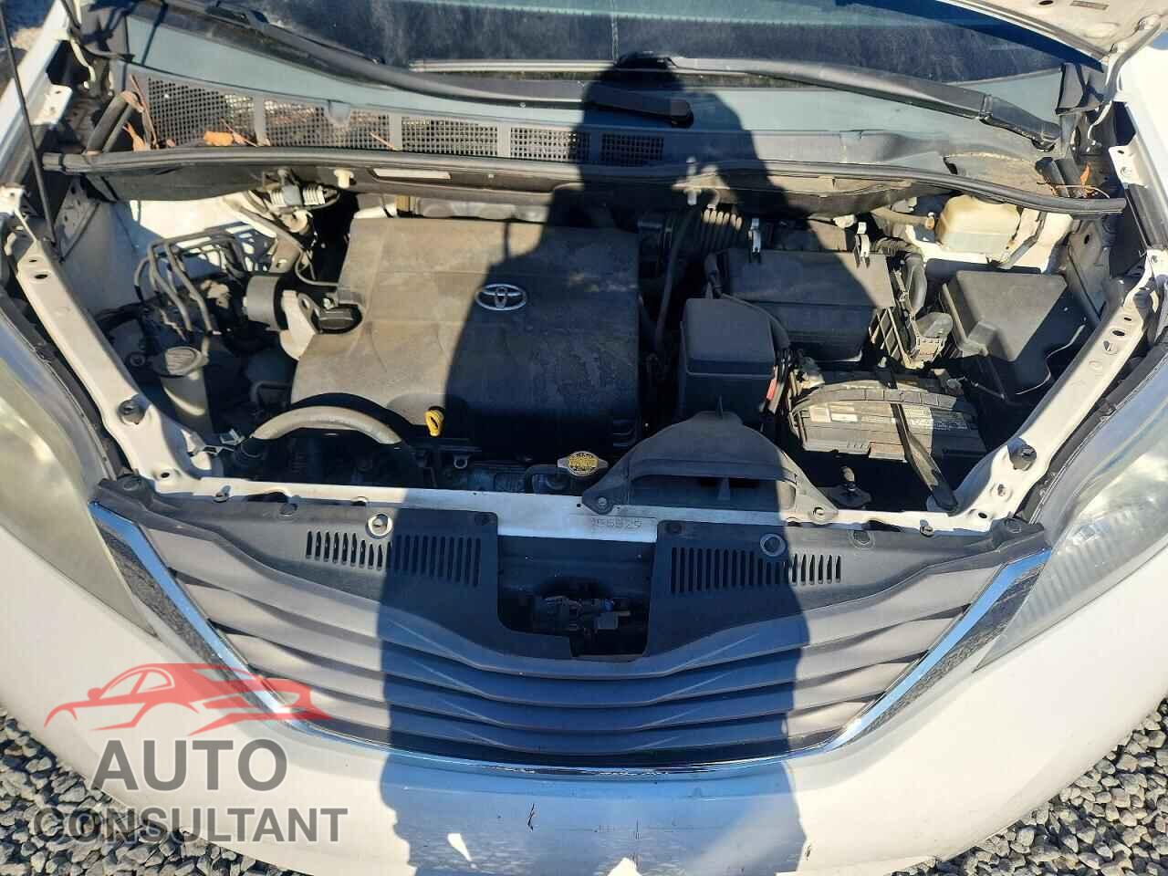 TOYOTA SIENNA 2011 - 5TDYK3DC1BS023841
