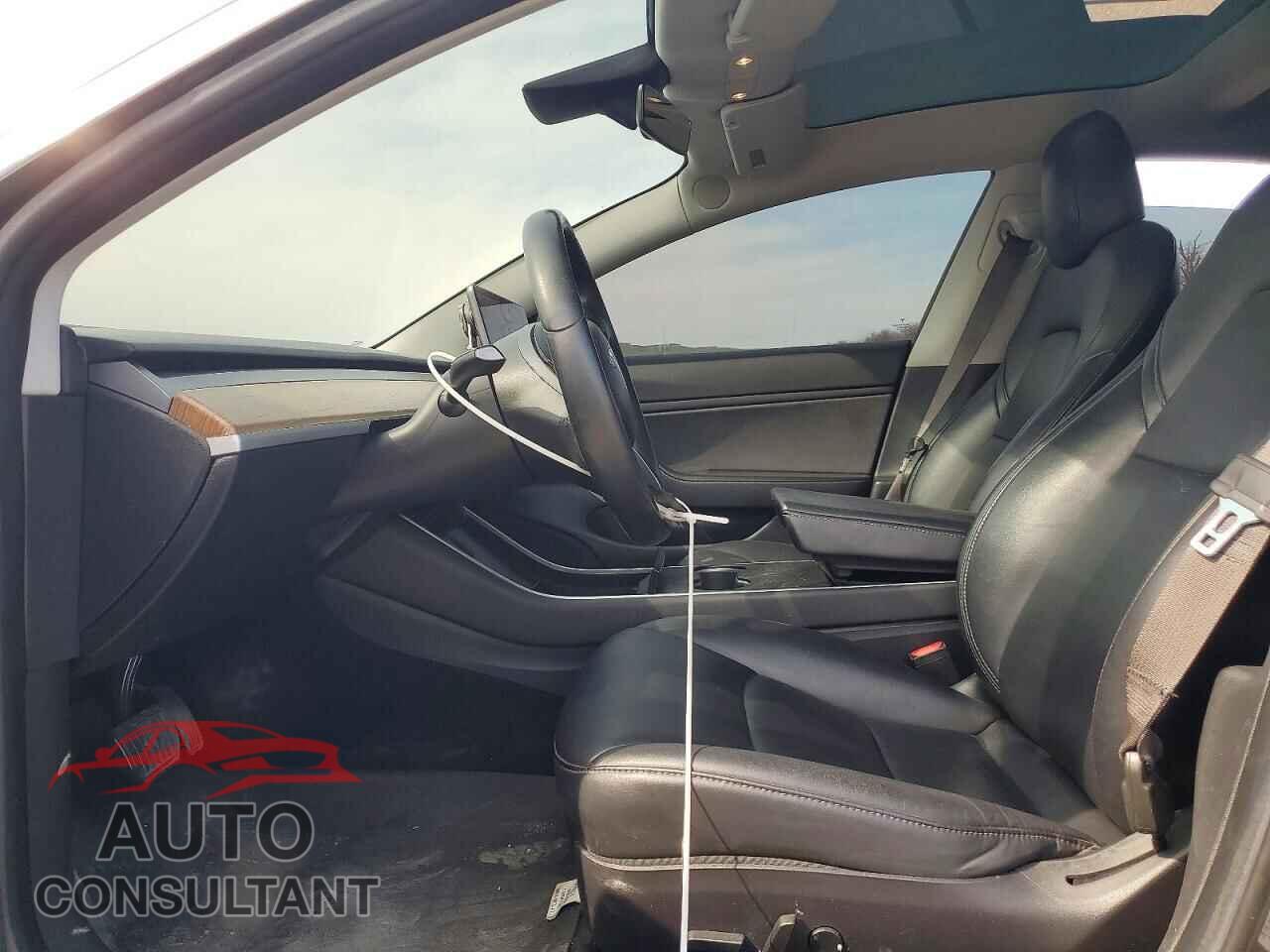 TESLA MODEL 3 2018 - 5YJ3E1EA6JF052743