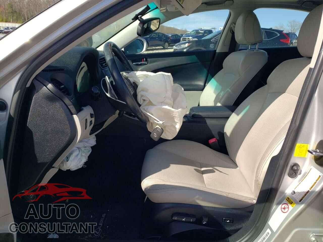 LEXUS IS 2012 - JTHCF5C21C5057688