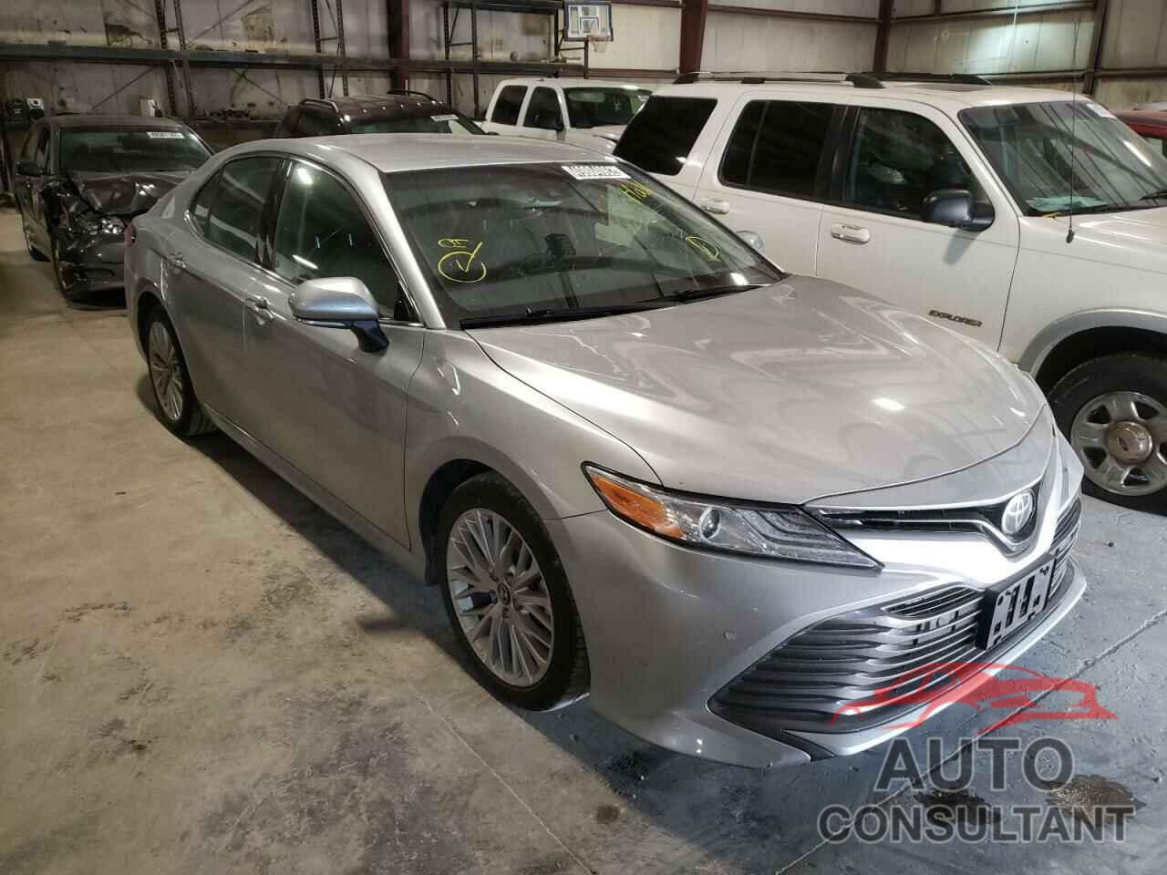 TOYOTA CAMRY 2018 - 4T1B11HK9JU015233