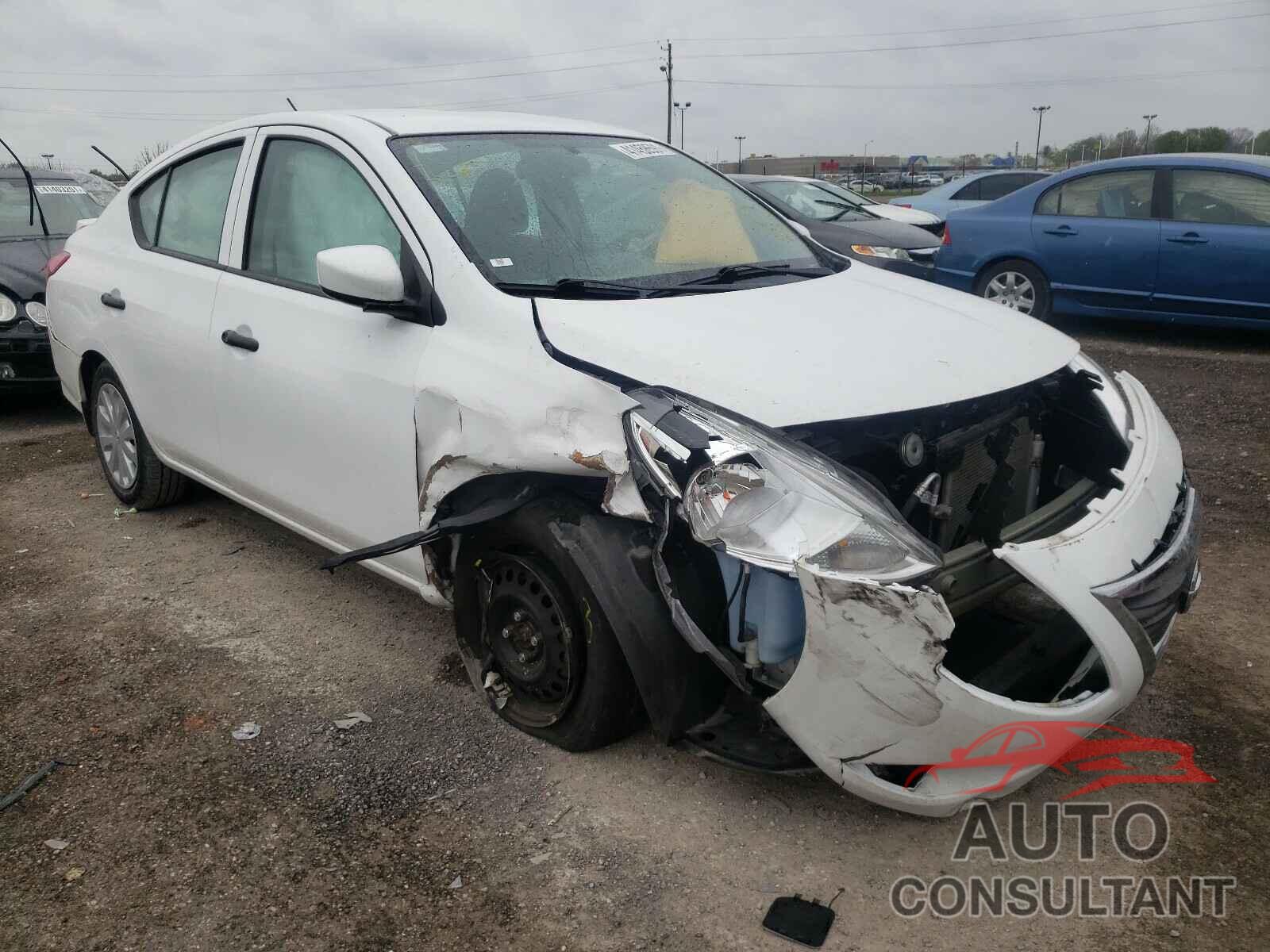NISSAN VERSA 2018 - 3N1CN7APXJL842175