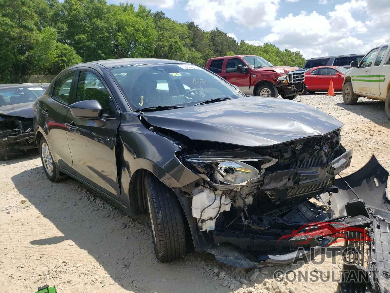 TOYOTA YARIS 2018 - 3MYDLBYV1JY330422