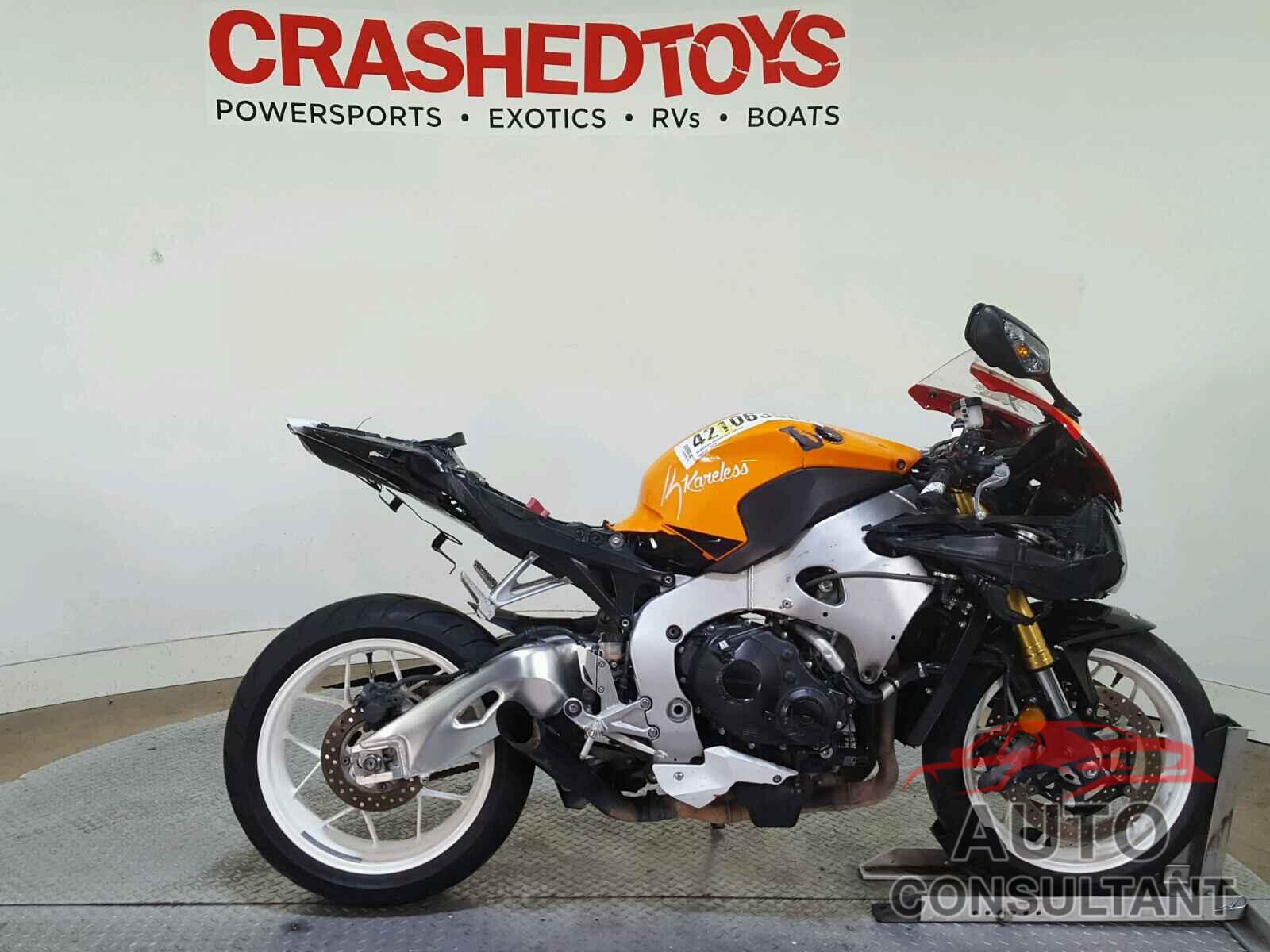 HONDA CBR1000 RR 2015 - JH2SC5944FK700269