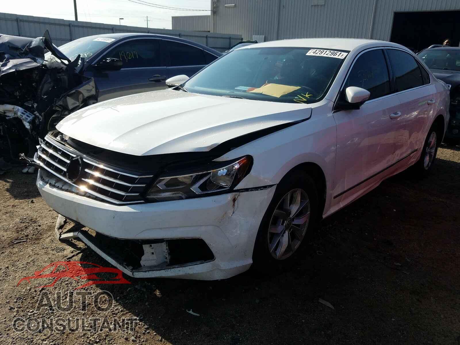 VOLKSWAGEN PASSAT 2017 - 1VWAT7A33HC076056