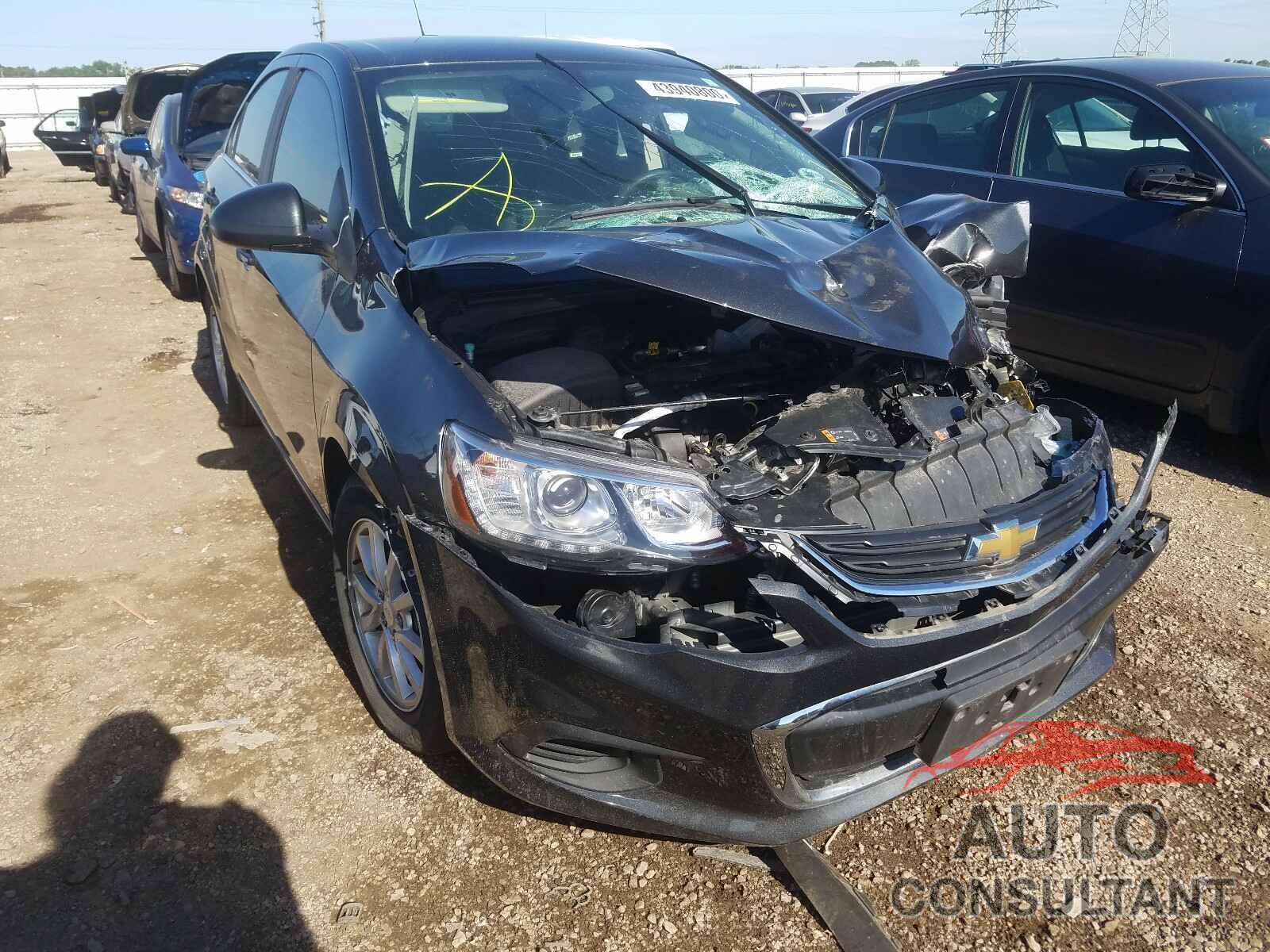 CHEVROLET SONIC 2018 - 1G1JD5SH7J4107543