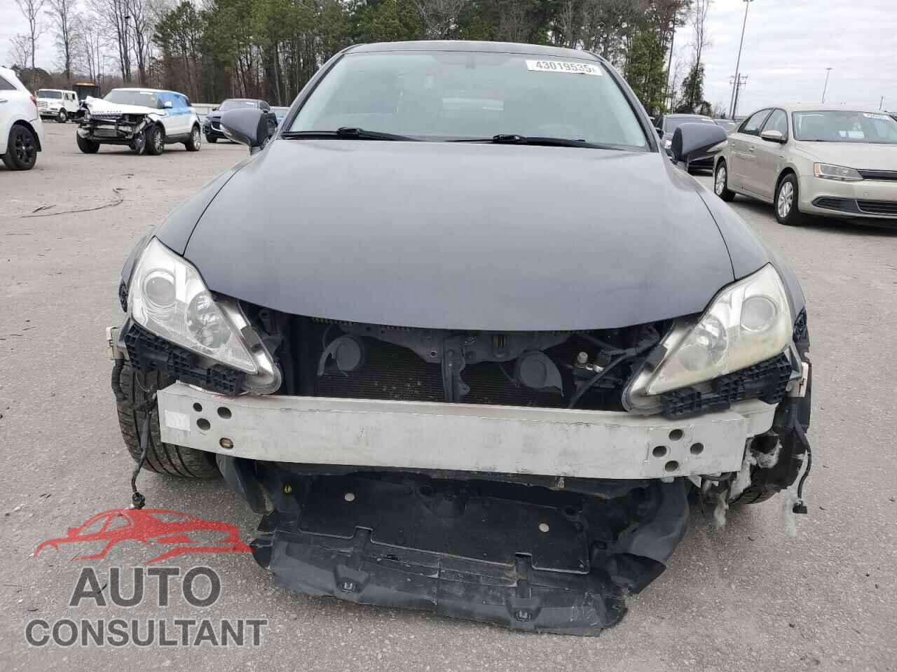 LEXUS IS 2011 - JTHBF5C24B5145113