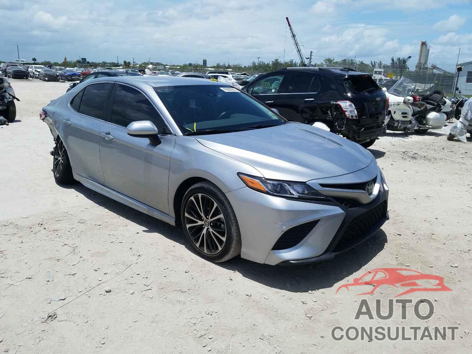 TOYOTA CAMRY 2020 - 4T1G11AK6LU506670