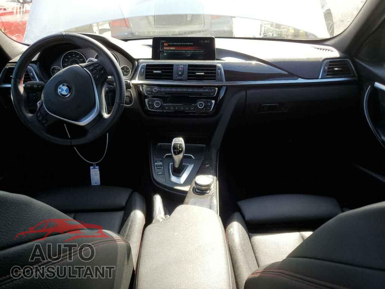 BMW 3 SERIES 2017 - WBA8B9C57HK884492