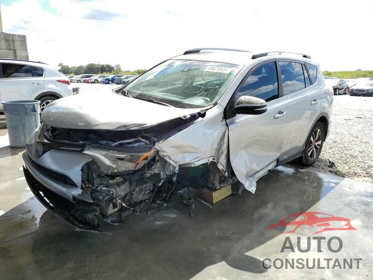 TOYOTA RAV4 2017 - 2T3RFREV6HW585768