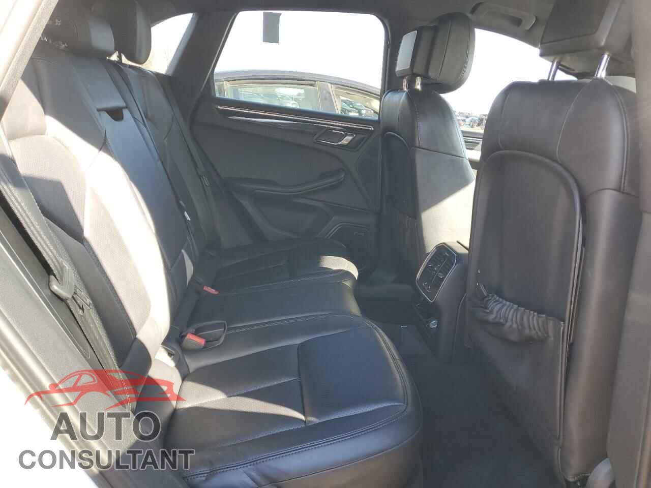 PORSCHE MACAN 2017 - WP1AB2A59HLB12311