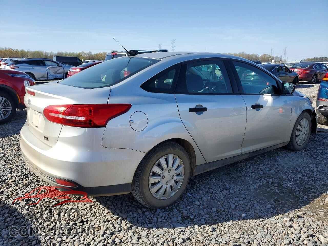 FORD FOCUS 2018 - 1FADP3E28JL299459