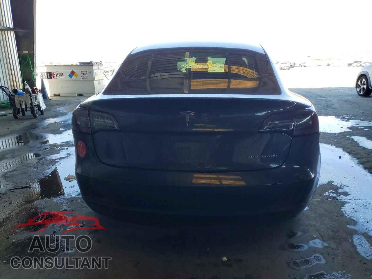 TESLA MODEL 3 2018 - 5YJ3E1EB5JF132401