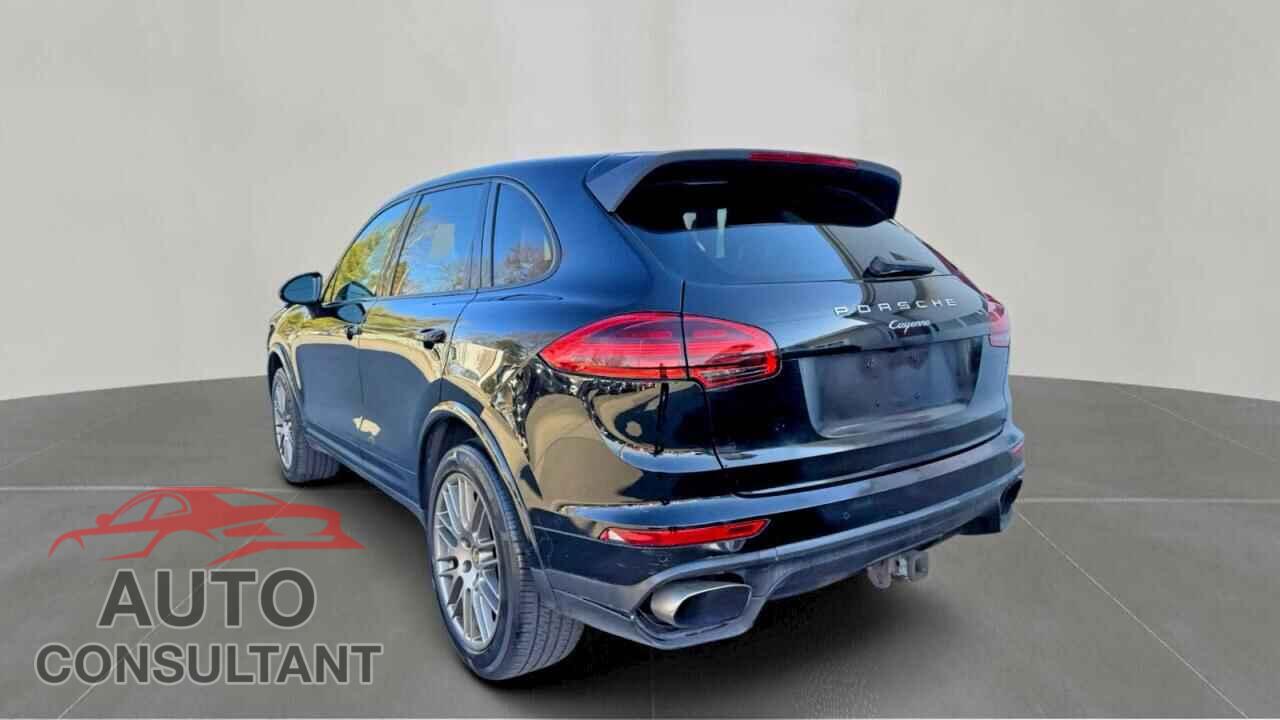 PORSCHE CAYENNE 2017 - WP1AA2A25HKA85543