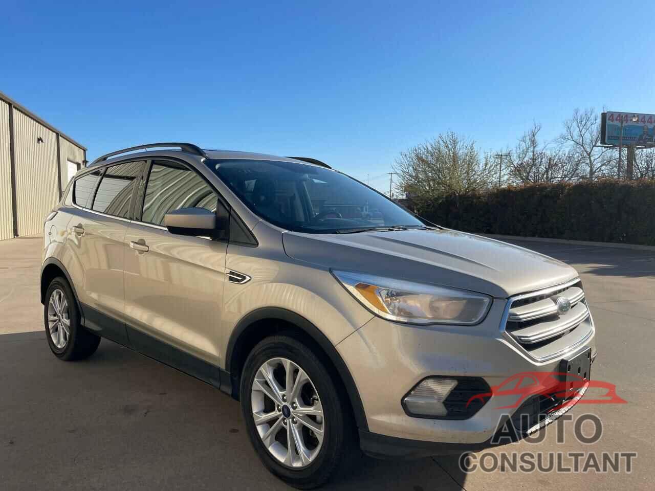 FORD ESCAPE 2018 - 1FMCU0GD7JUA12291