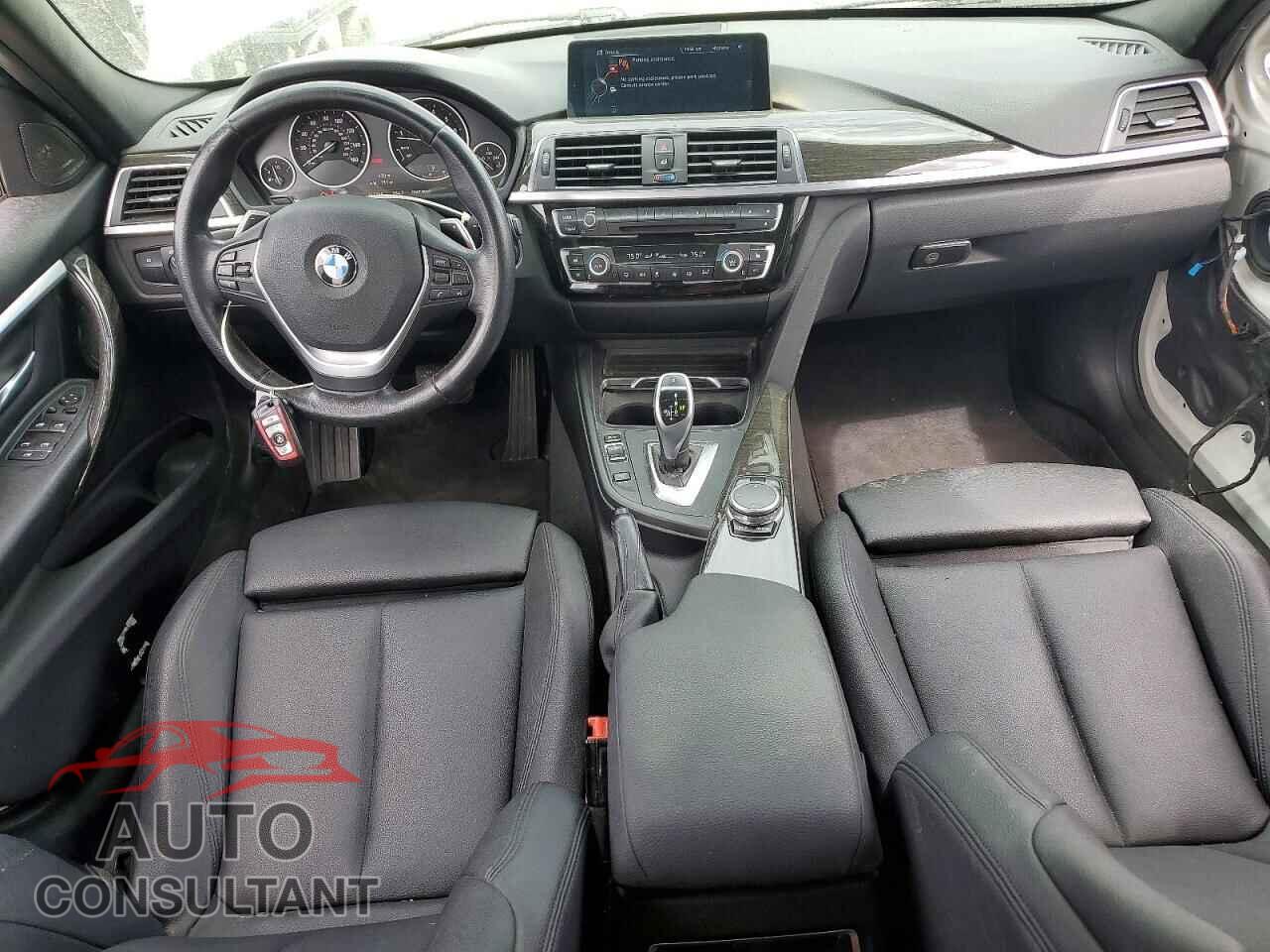 BMW 3 SERIES 2016 - WBA8E9G50GNT45548