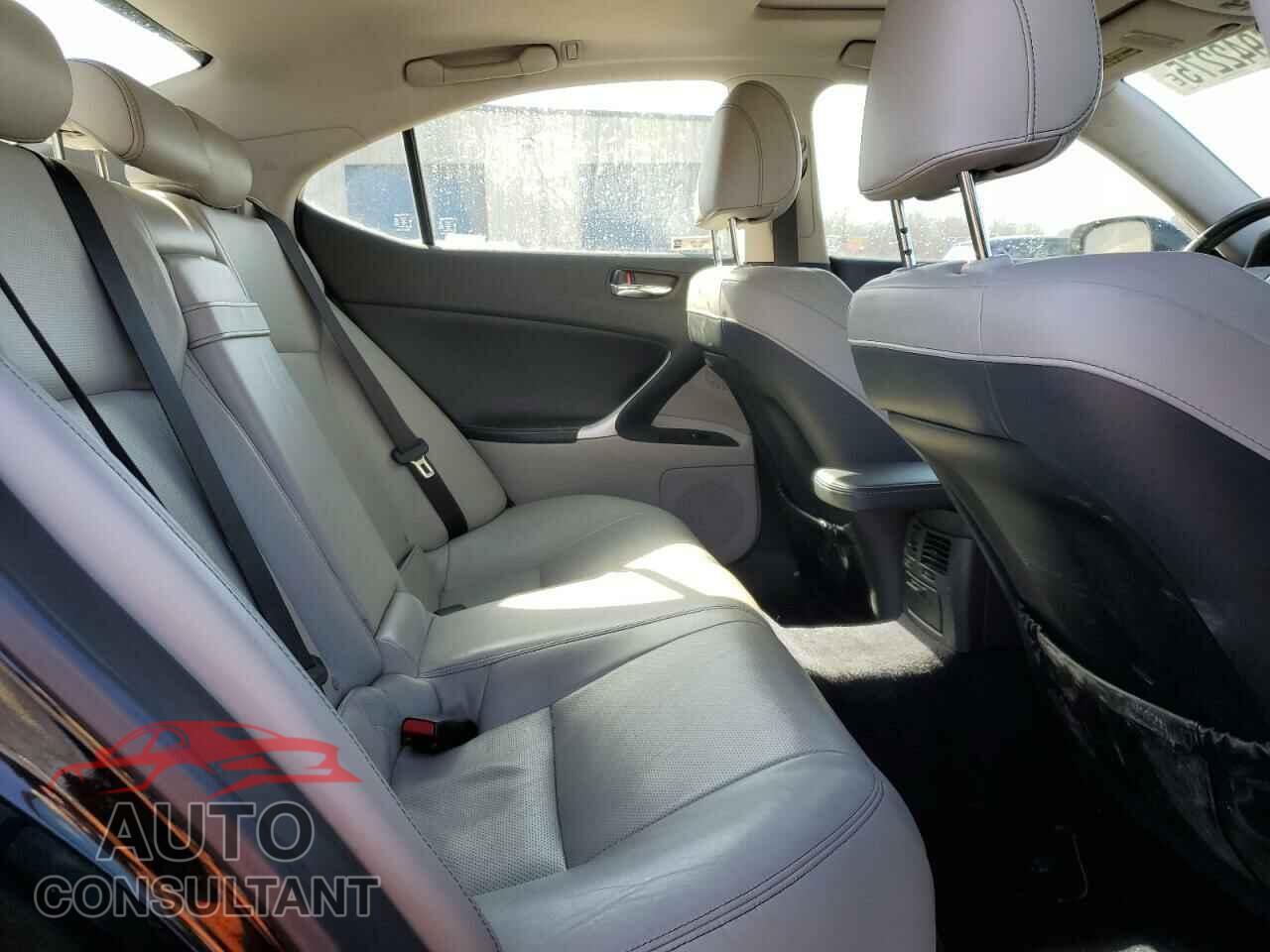 LEXUS IS 2011 - JTHCF5C24B5046621