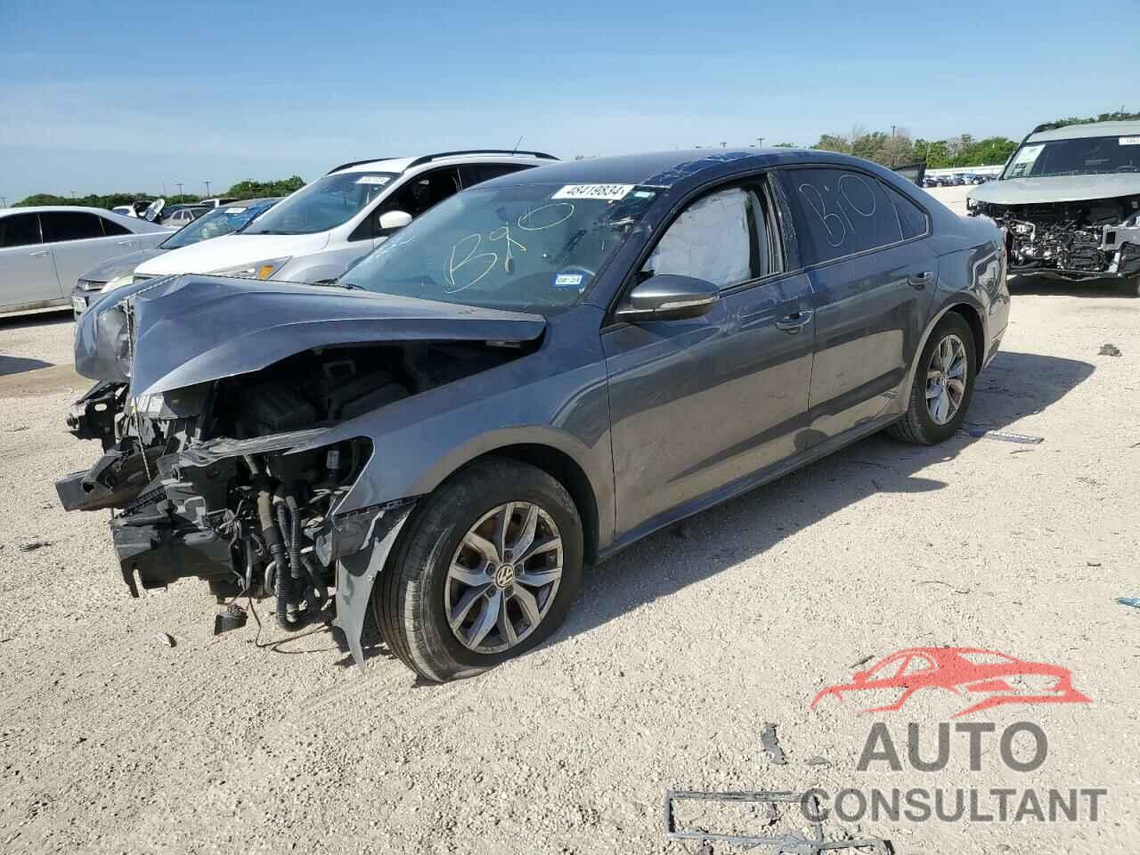 VOLKSWAGEN PASSAT 2018 - 1VWAA7A38JC041136