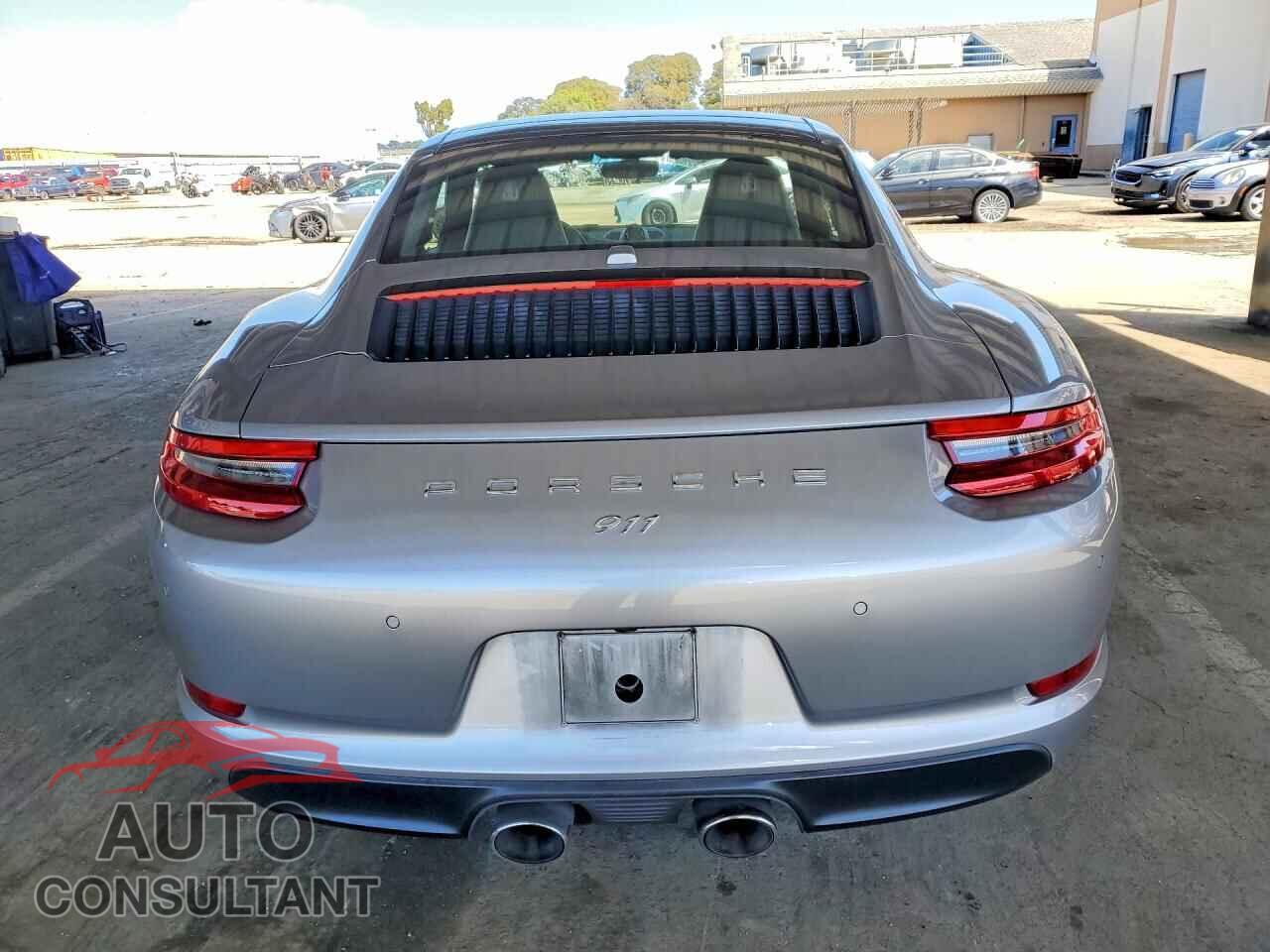 PORSCHE 911 2018 - WP0AA2A92JS105980