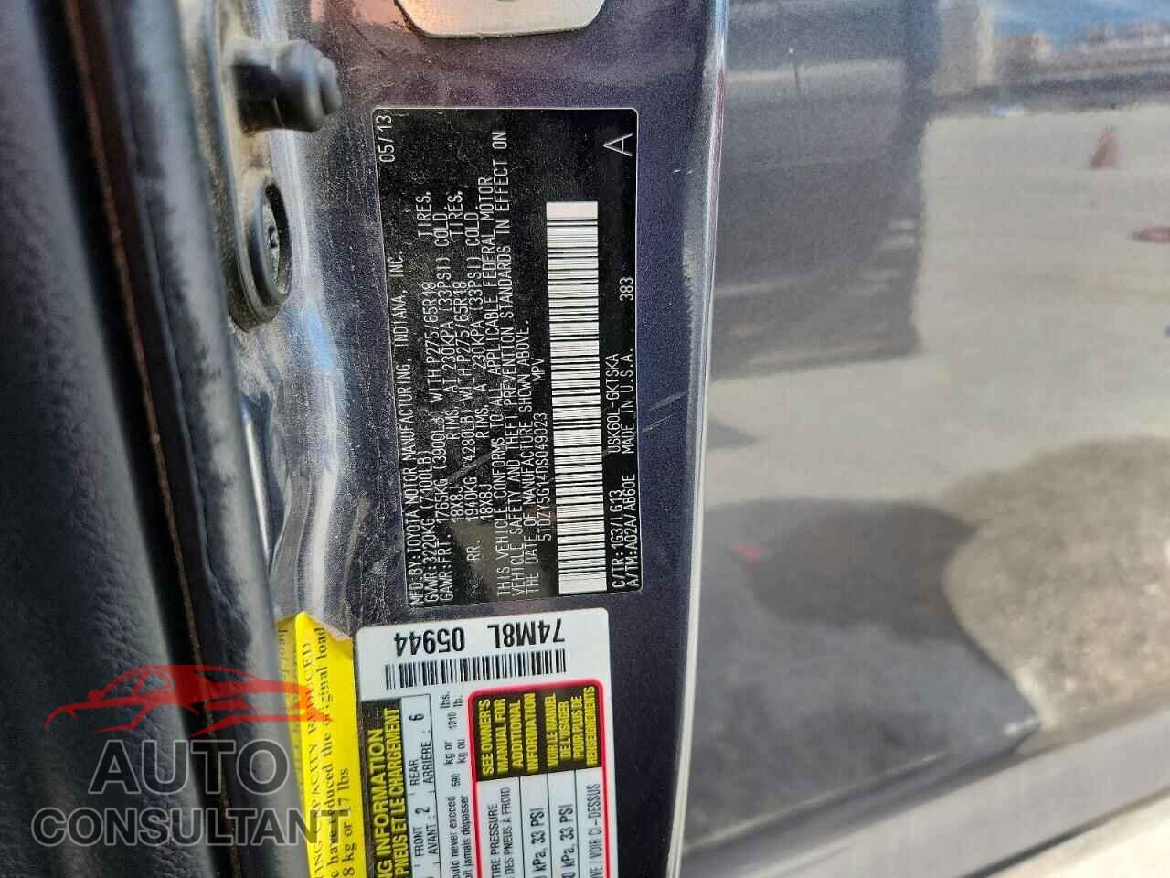 TOYOTA SEQUOIA 2013 - 5TDZY5G14DS049023