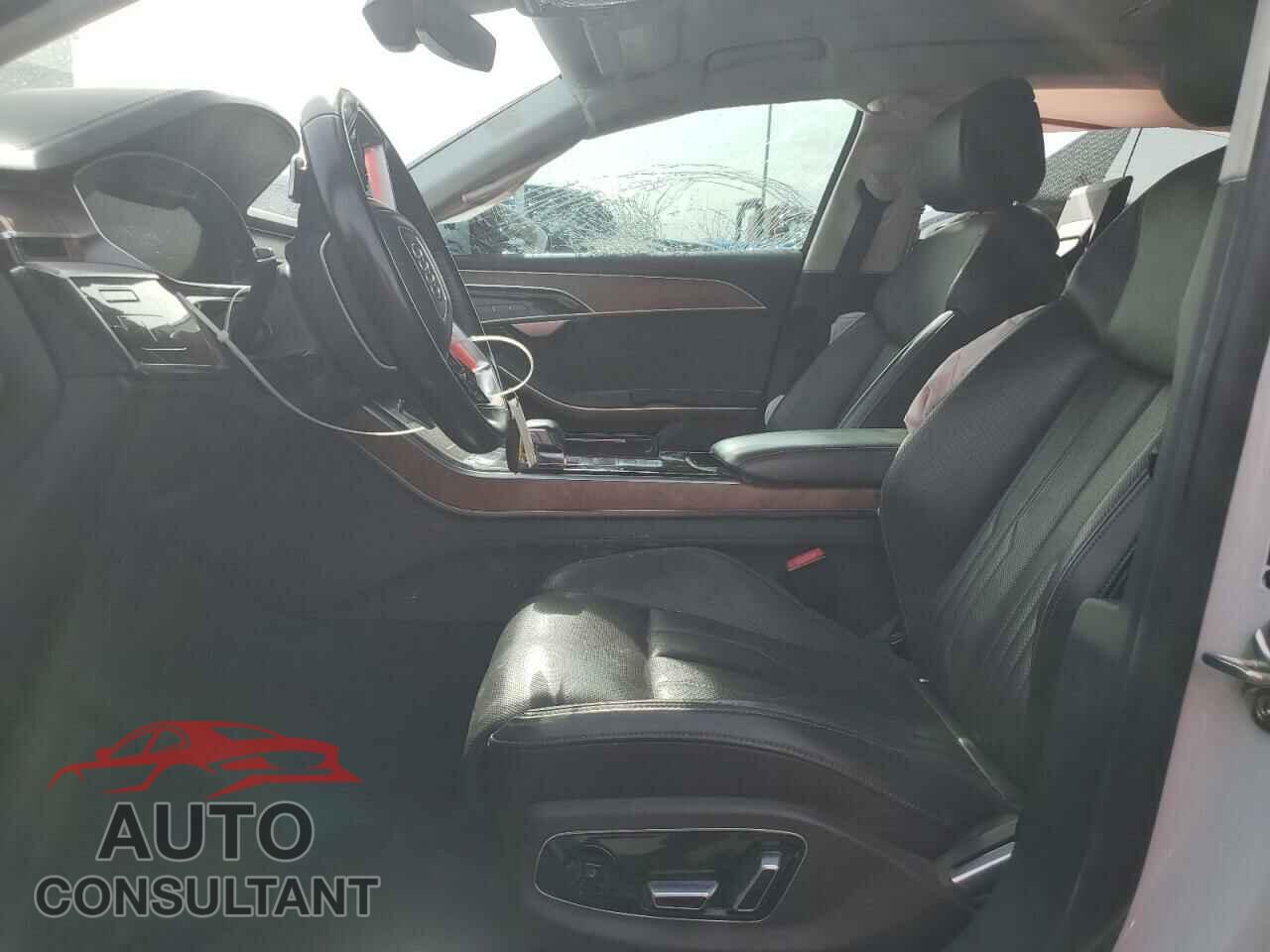 AUDI A8 2019 - WAU8DAF83KN005447