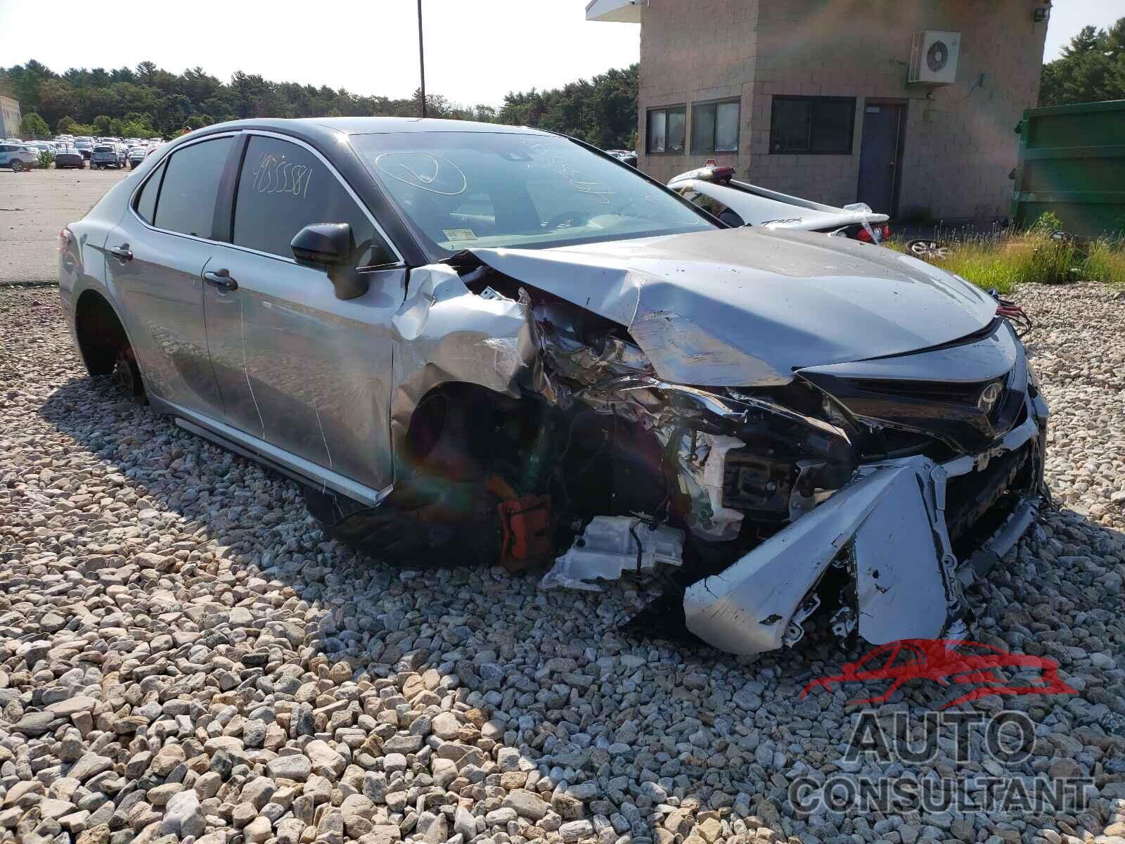 TOYOTA CAMRY 2018 - 4T1B11HKXJU150110