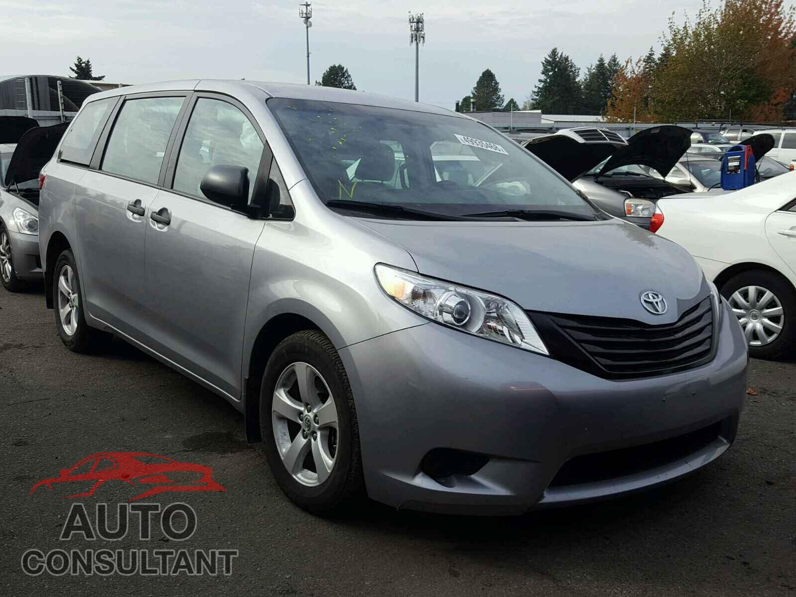 TOYOTA SIENNA BAS 2017 - 5TDZZ3DC4HS854100