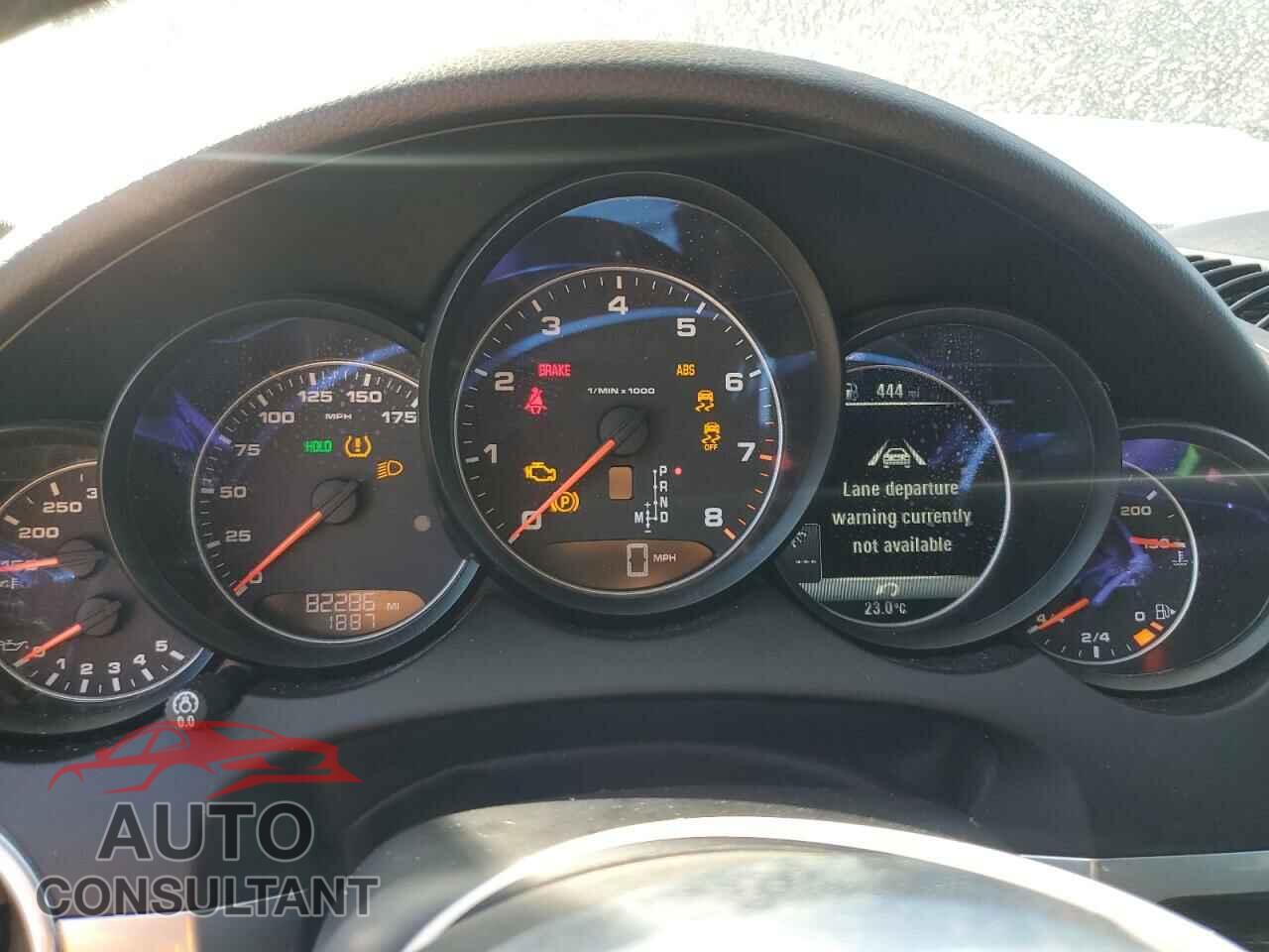 PORSCHE CAYENNE 2018 - WP1AA2A22JKA06559
