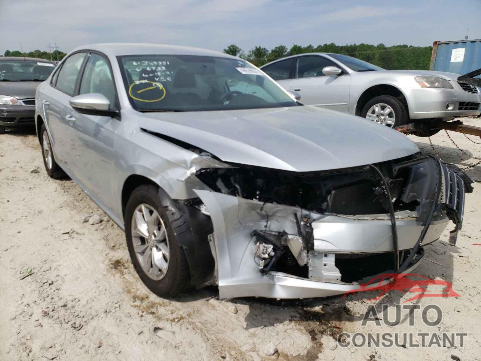 VOLKSWAGEN PASSAT 2018 - 1VWAA7A35JC006733